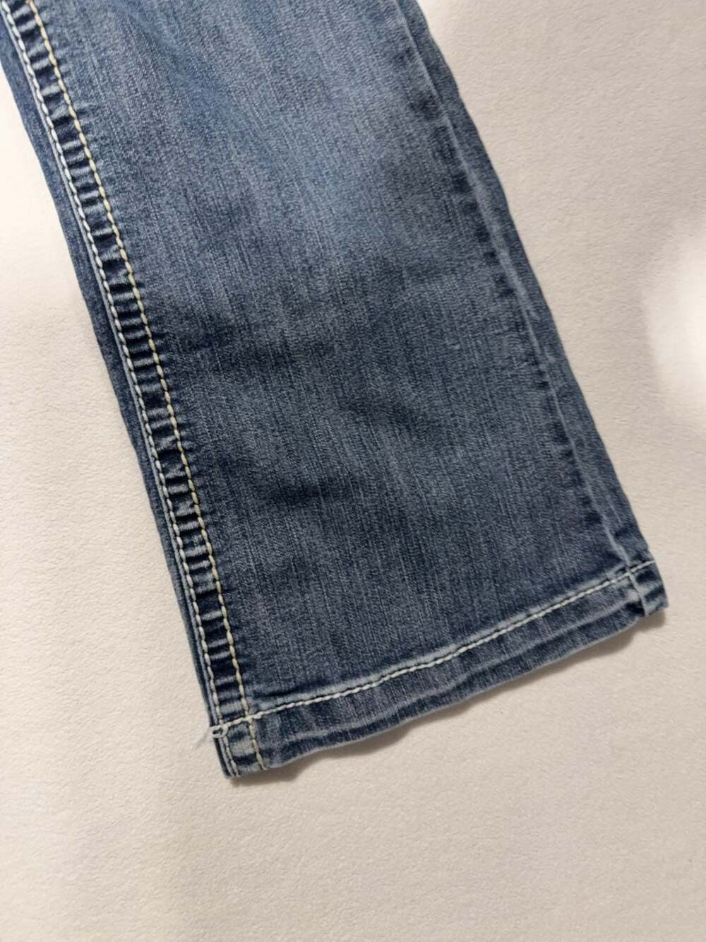 Maurices Jenna Jeans Women's Size 9/10 Short Button Fly Medium Wash - Picture 3 of 11